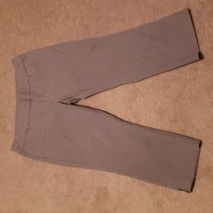 New York & Company Gray Capris Slacks Stretch